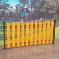 Gard din lemn cu stalpi metal GL.02