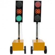 Set 2 semafoare mobile pentru semnalizarea lucrarilor, cu numaratoare